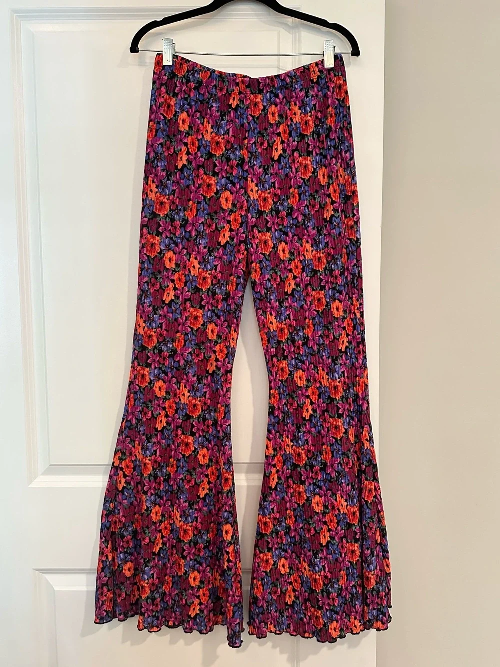 Wild Fable Medium Floral Multicolor Pleated Stretchy Hi Rise Flare Bell Bottoms